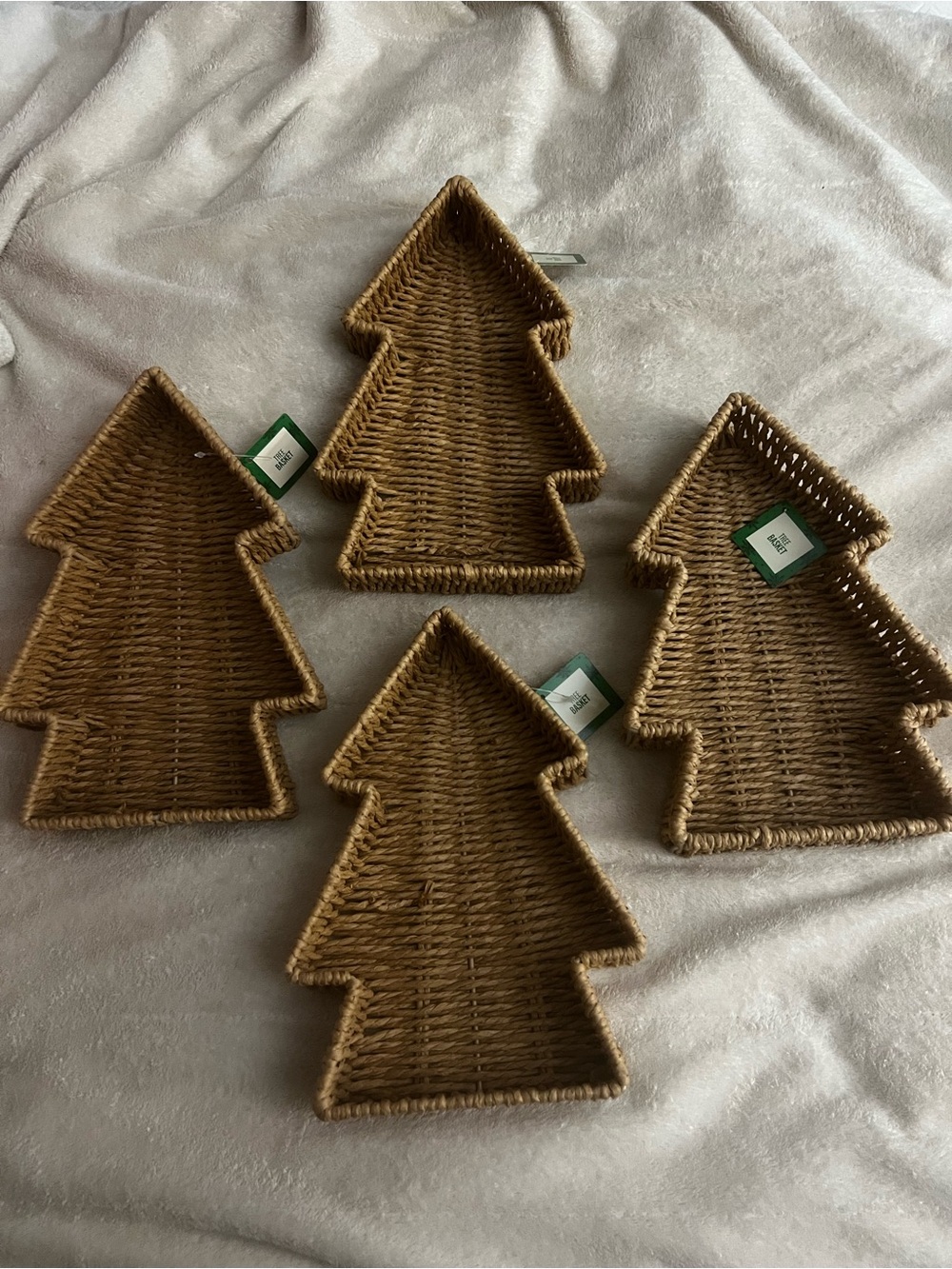 Festive Voice Brand Woven Tree-Shaped Holiday Serving Trays  NWT (11” x 1.5”)